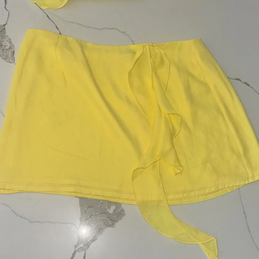 White Fox Boutique Yellow Two-Piece Mini Dress - Picture 4 of 6